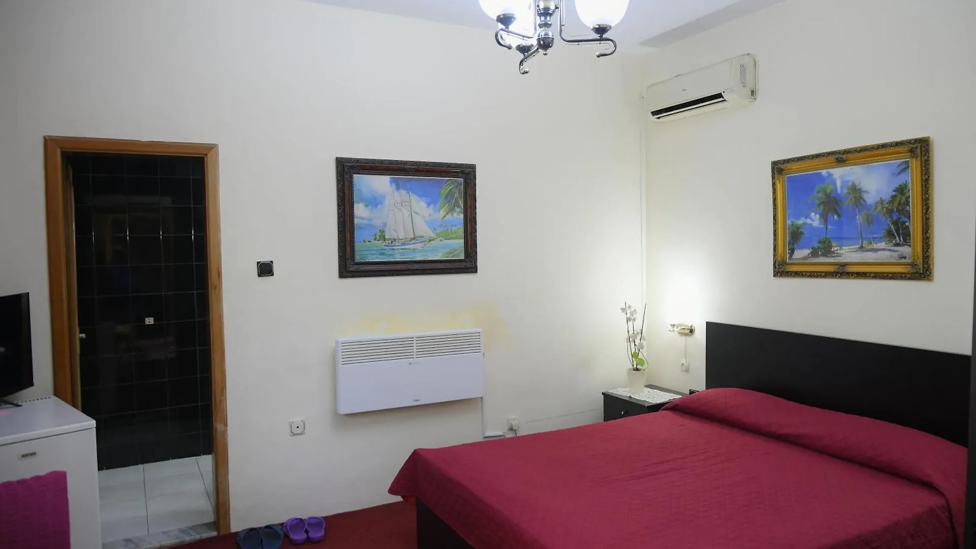 **  Hotel Haxhiu Tirana Albanie