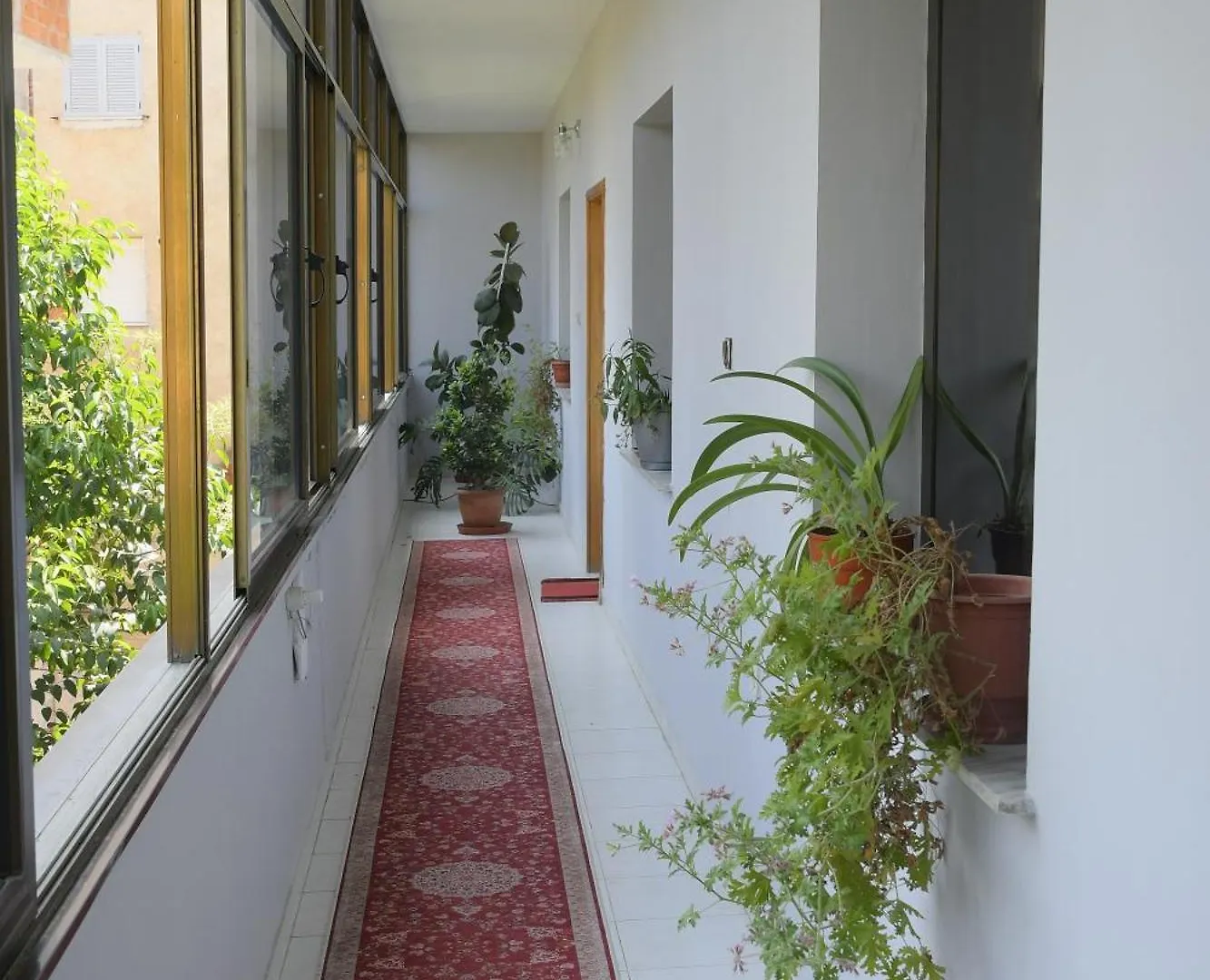 **  Hotel Haxhiu Tirana Albanie