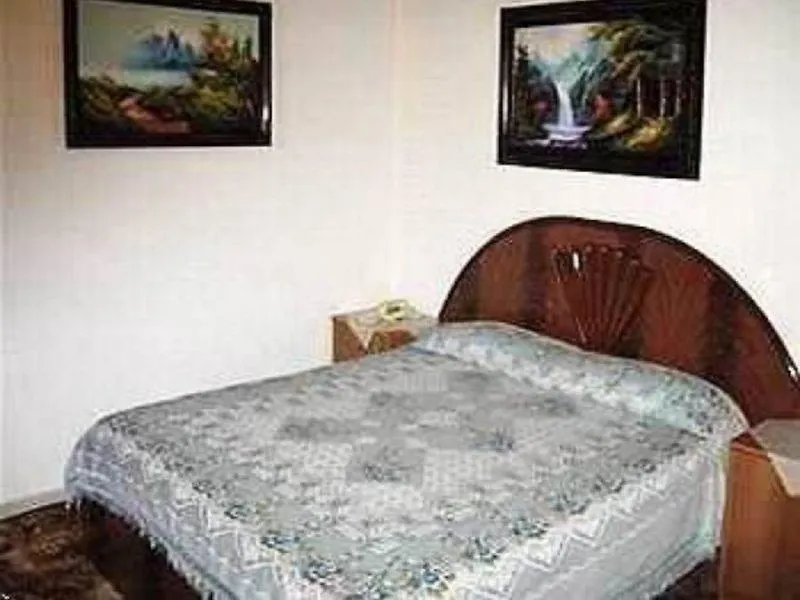 **  Hotel Haxhiu Tirana Albanie