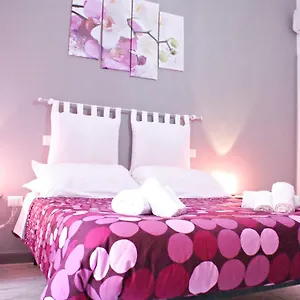 https://like-family-house.it-romehotels.com